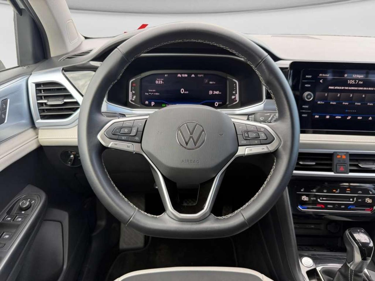 2025 Volkswagen Taos COMFORTLINE AWD Photo