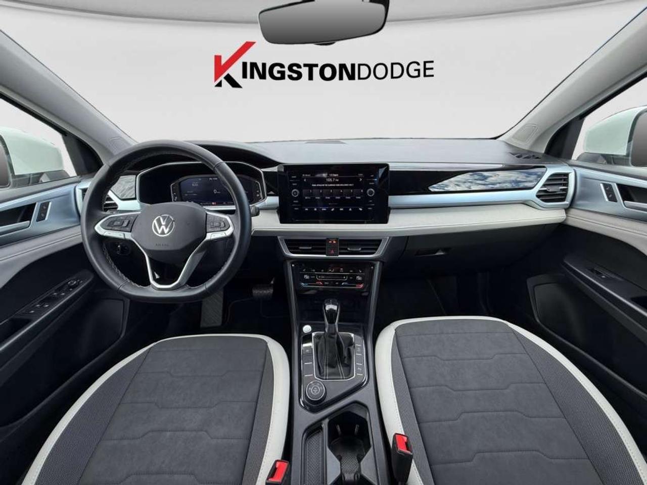 2025 Volkswagen Taos COMFORTLINE AWD Photo