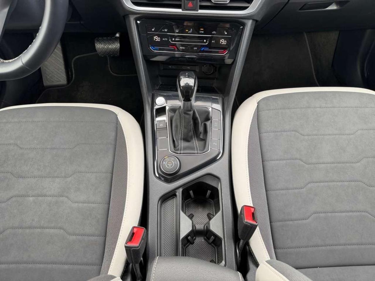 2025 Volkswagen Taos COMFORTLINE AWD Photo