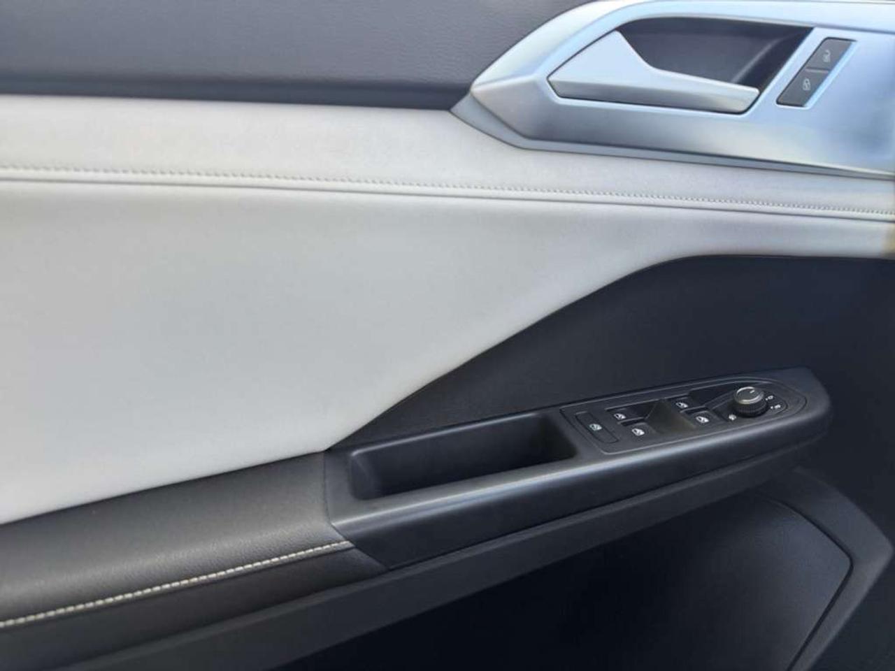 2025 Volkswagen Taos COMFORTLINE AWD Photo