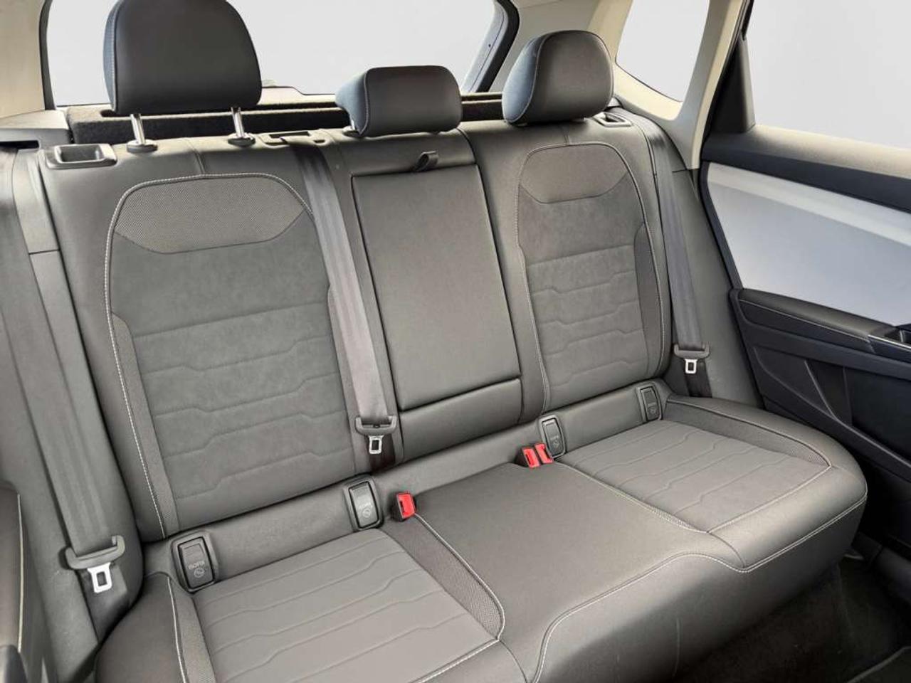 2025 Volkswagen Taos COMFORTLINE AWD Photo