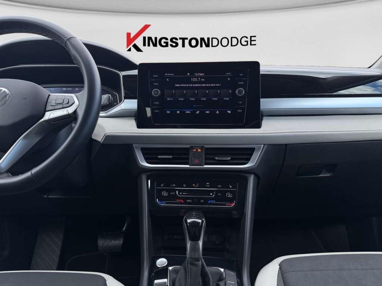 2025 Volkswagen Taos COMFORTLINE AWD Photo
