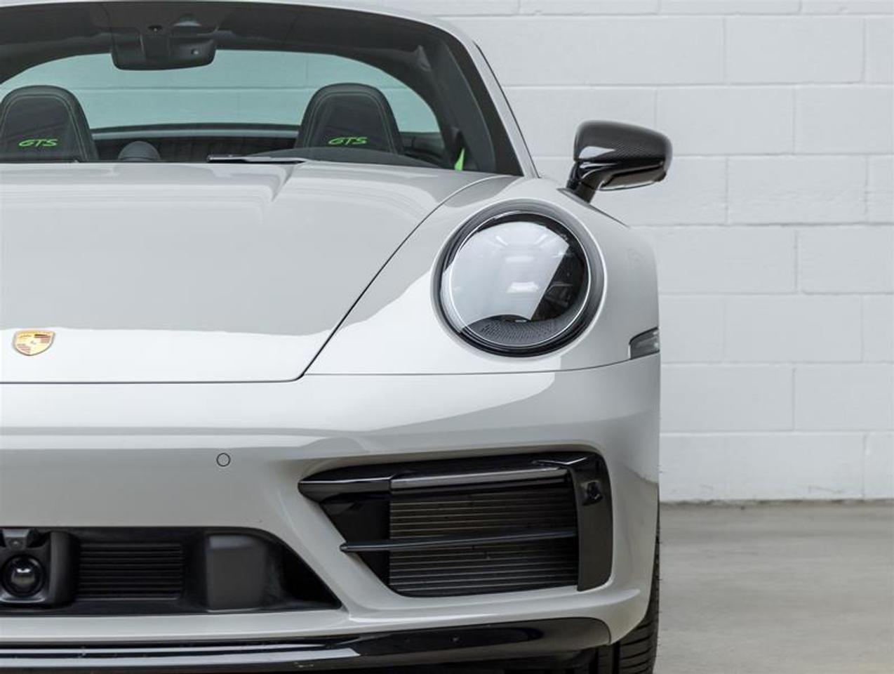 2023 Porsche 911  Photo4