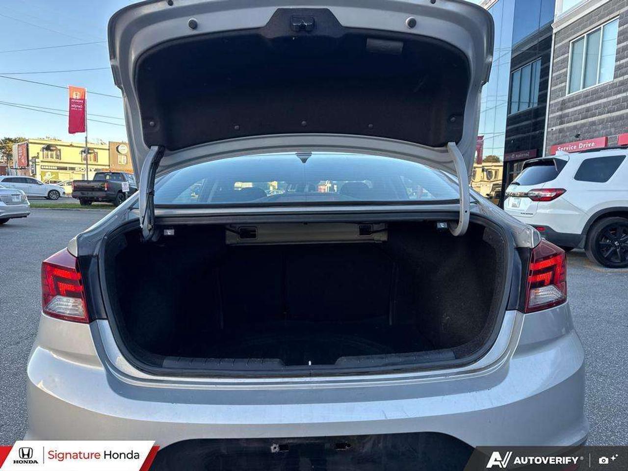 2020 Hyundai Elantra Preferred Photo