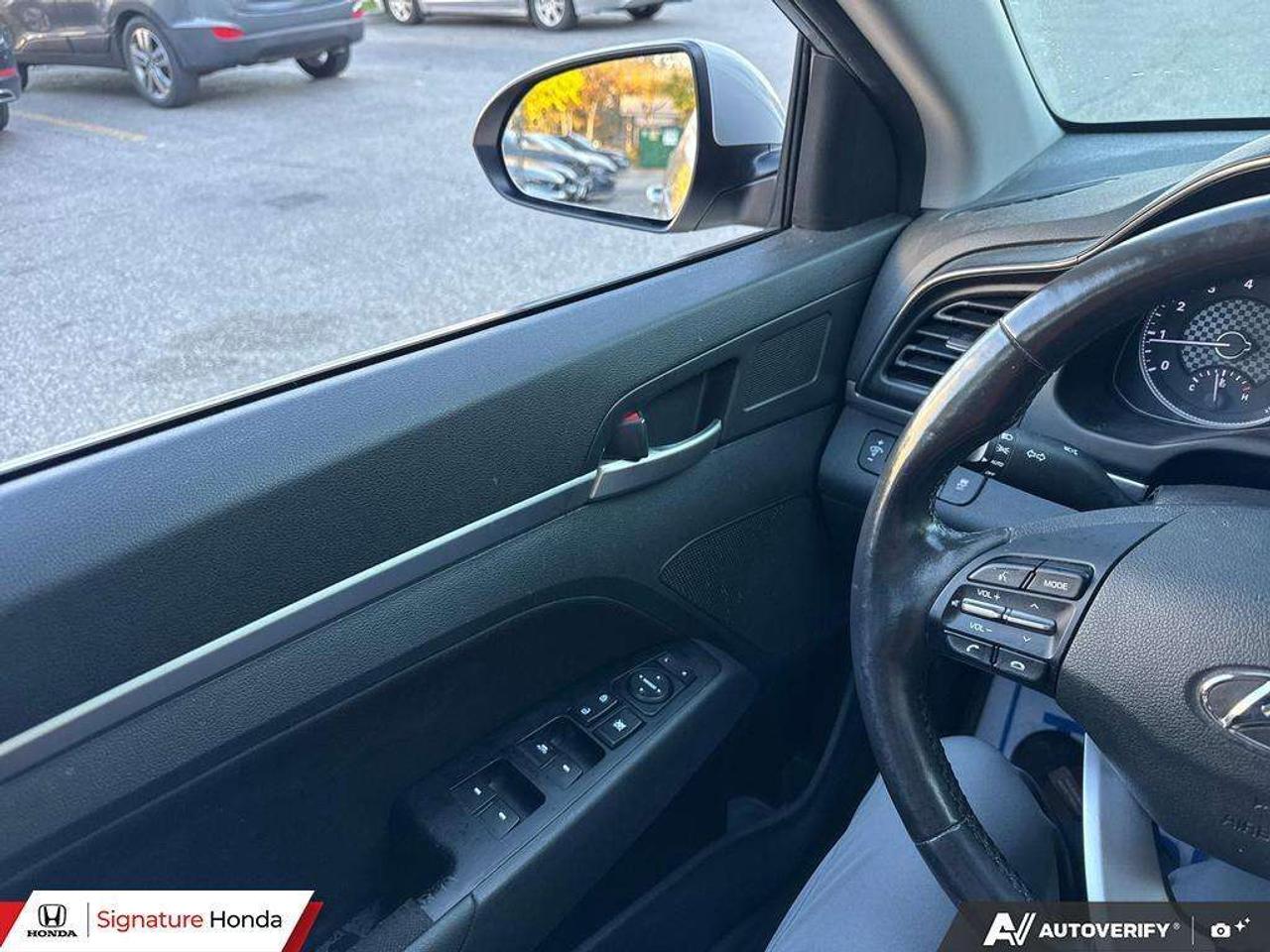 2020 Hyundai Elantra Preferred Photo