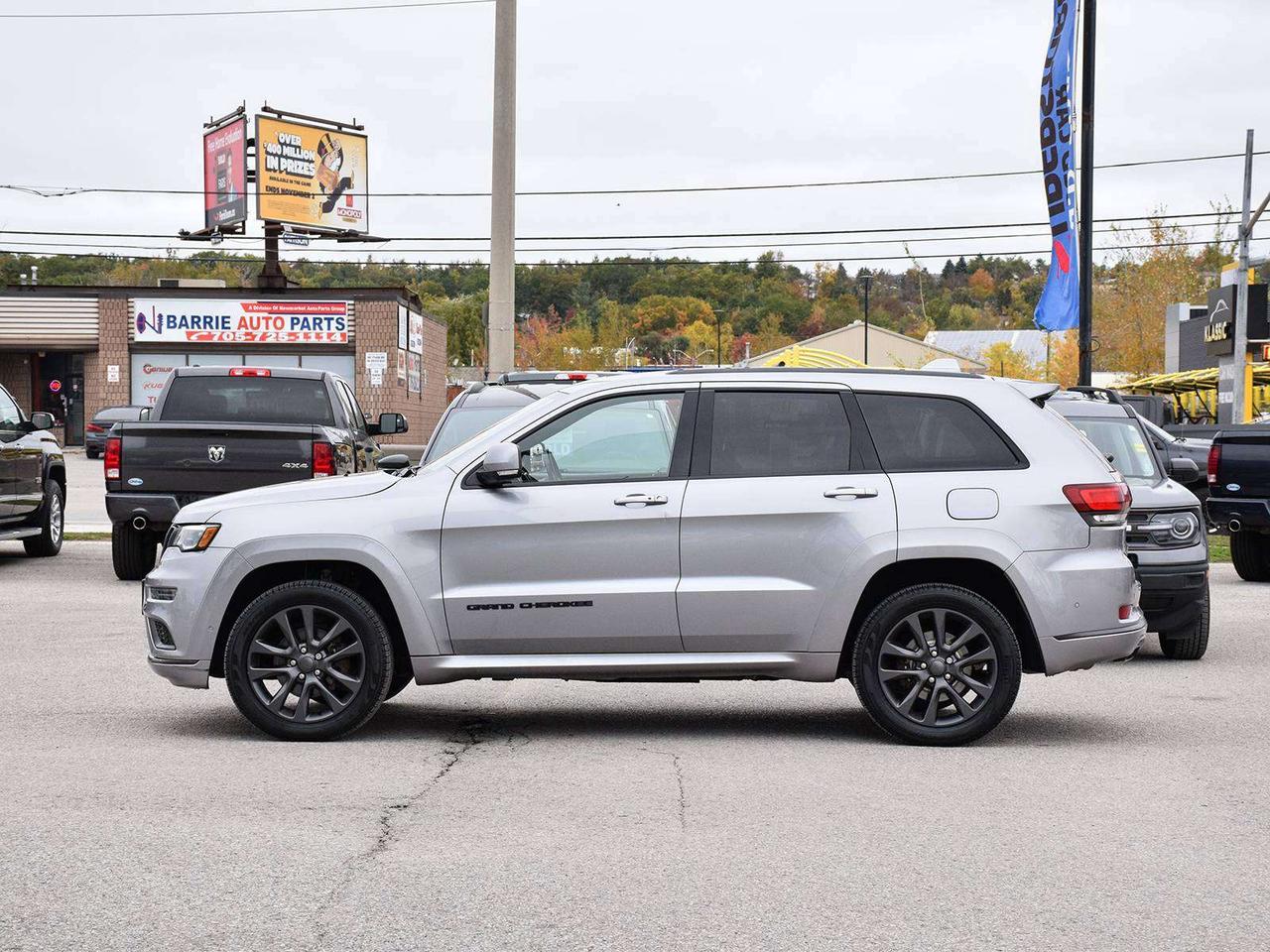 2018 Jeep Grand Cherokee Overland 4x4 ~Nav ~Leather ~Moonroof ~Blind Spot Photo2