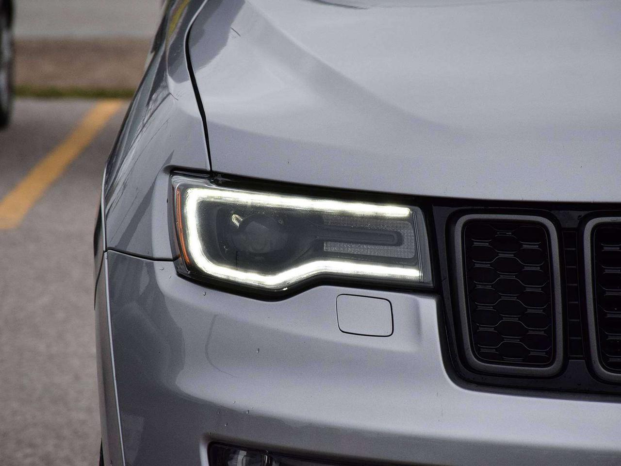 2018 Jeep Grand Cherokee Overland 4x4 ~Nav ~Leather ~Moonroof ~Blind Spot Photo