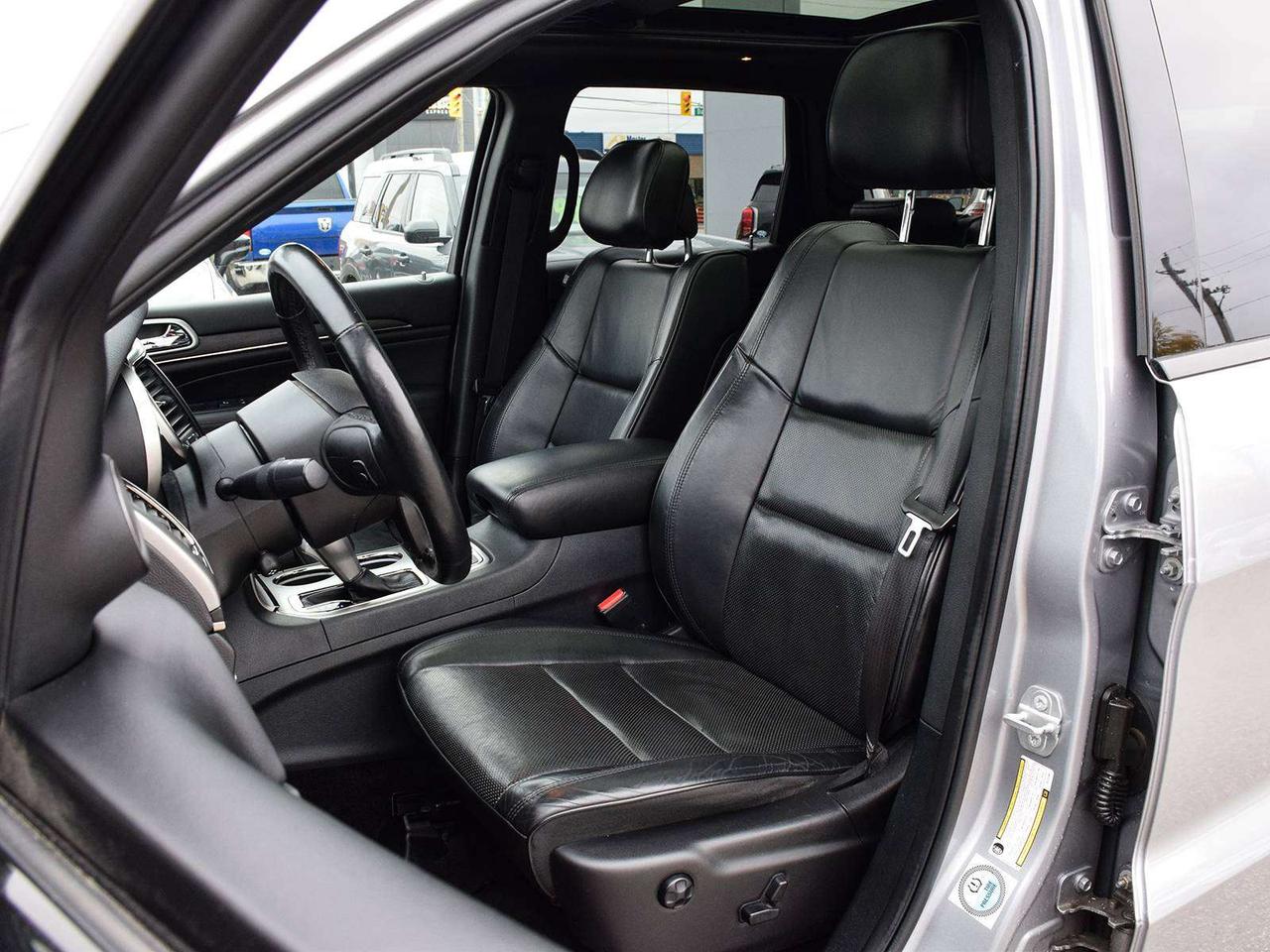 2018 Jeep Grand Cherokee Overland 4x4 ~Nav ~Leather ~Moonroof ~Blind Spot Photo