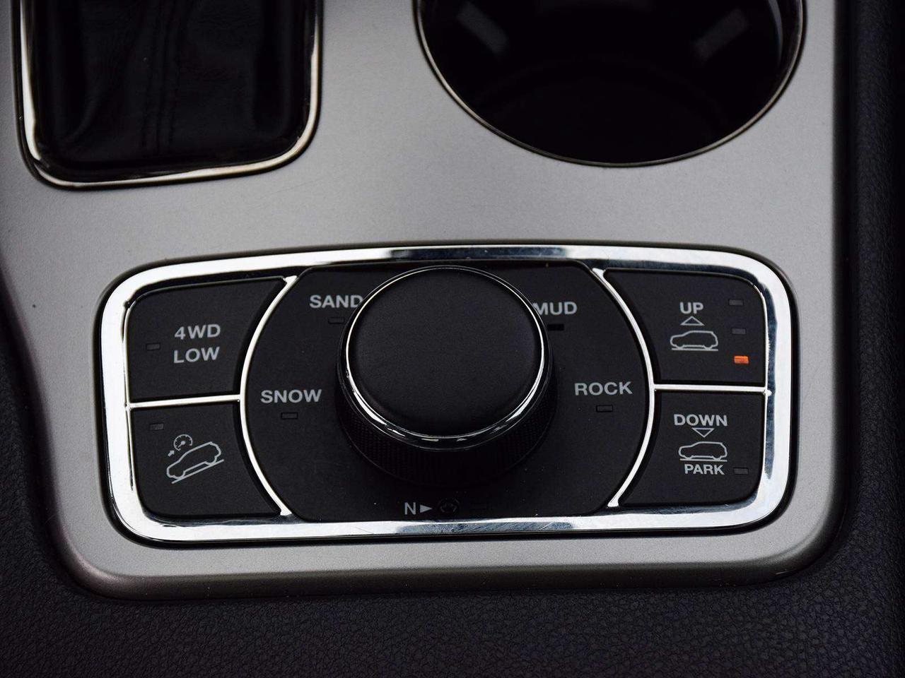 2018 Jeep Grand Cherokee Overland 4x4 ~Nav ~Leather ~Moonroof ~Blind Spot Photo