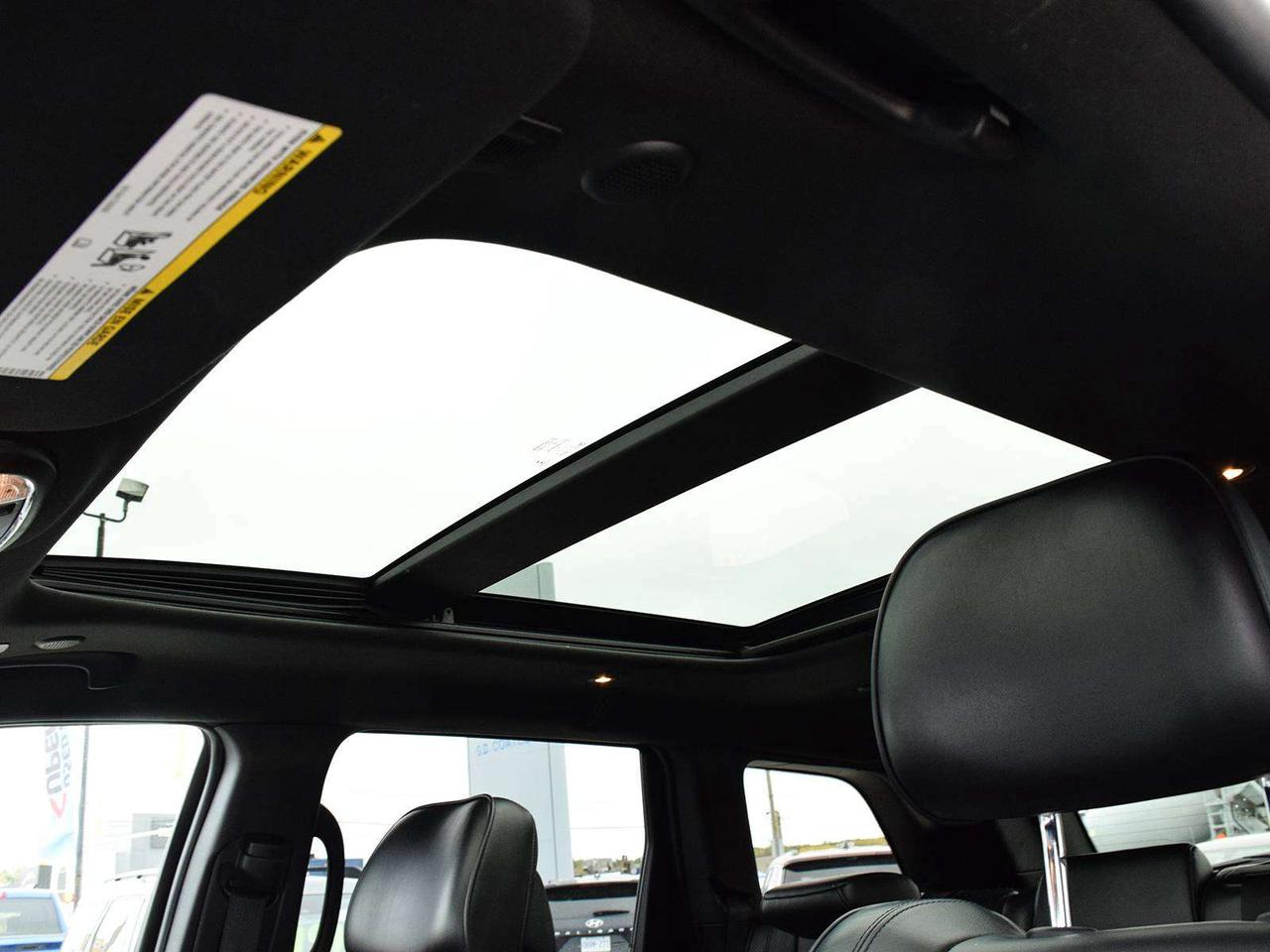 2018 Jeep Grand Cherokee Overland 4x4 ~Nav ~Leather ~Moonroof ~Blind Spot Photo