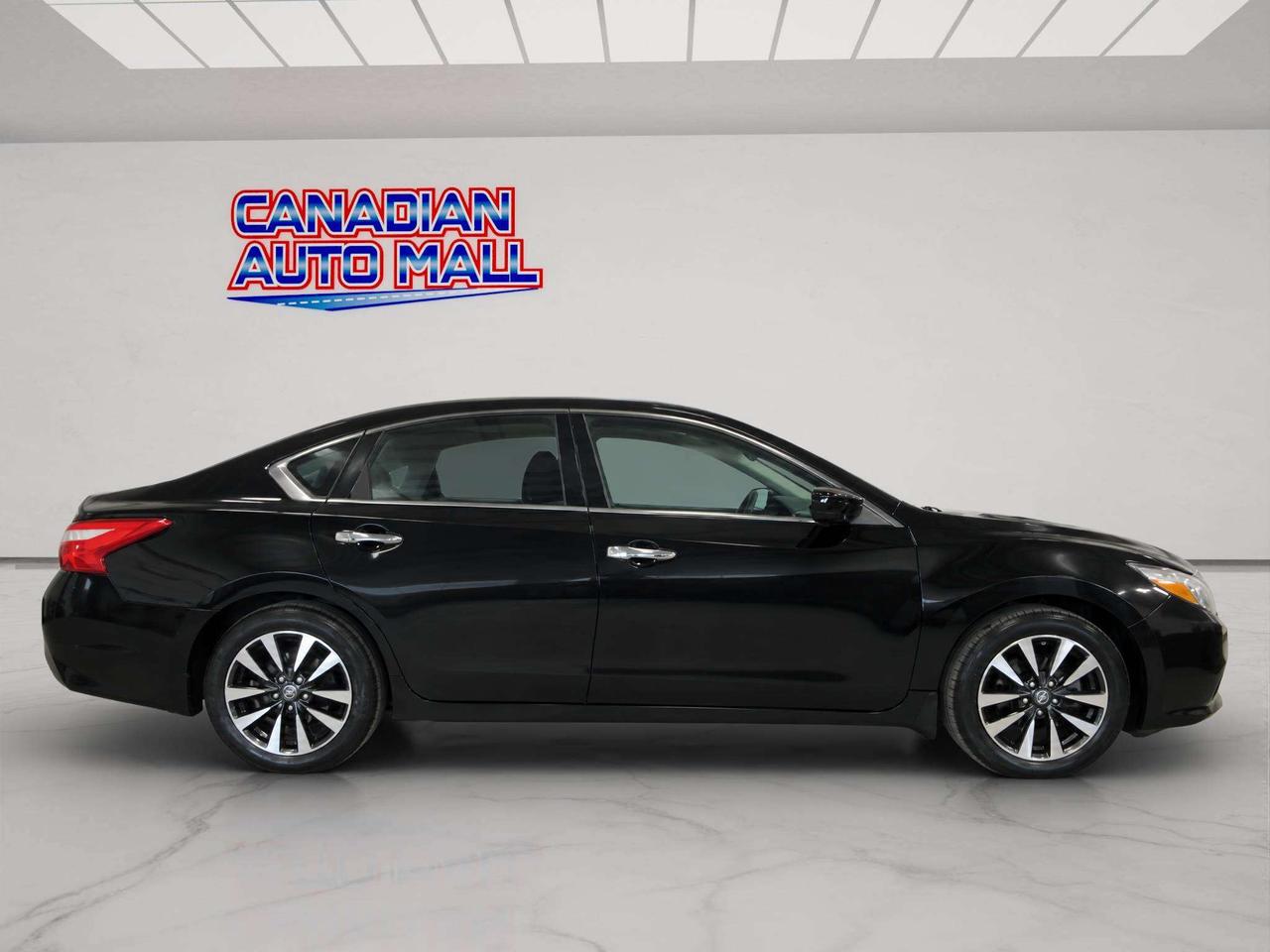 2016 Nissan Altima SV, ROOF, HTD. SEATS, A/C, ALLOYS, BT, 144K! Photo