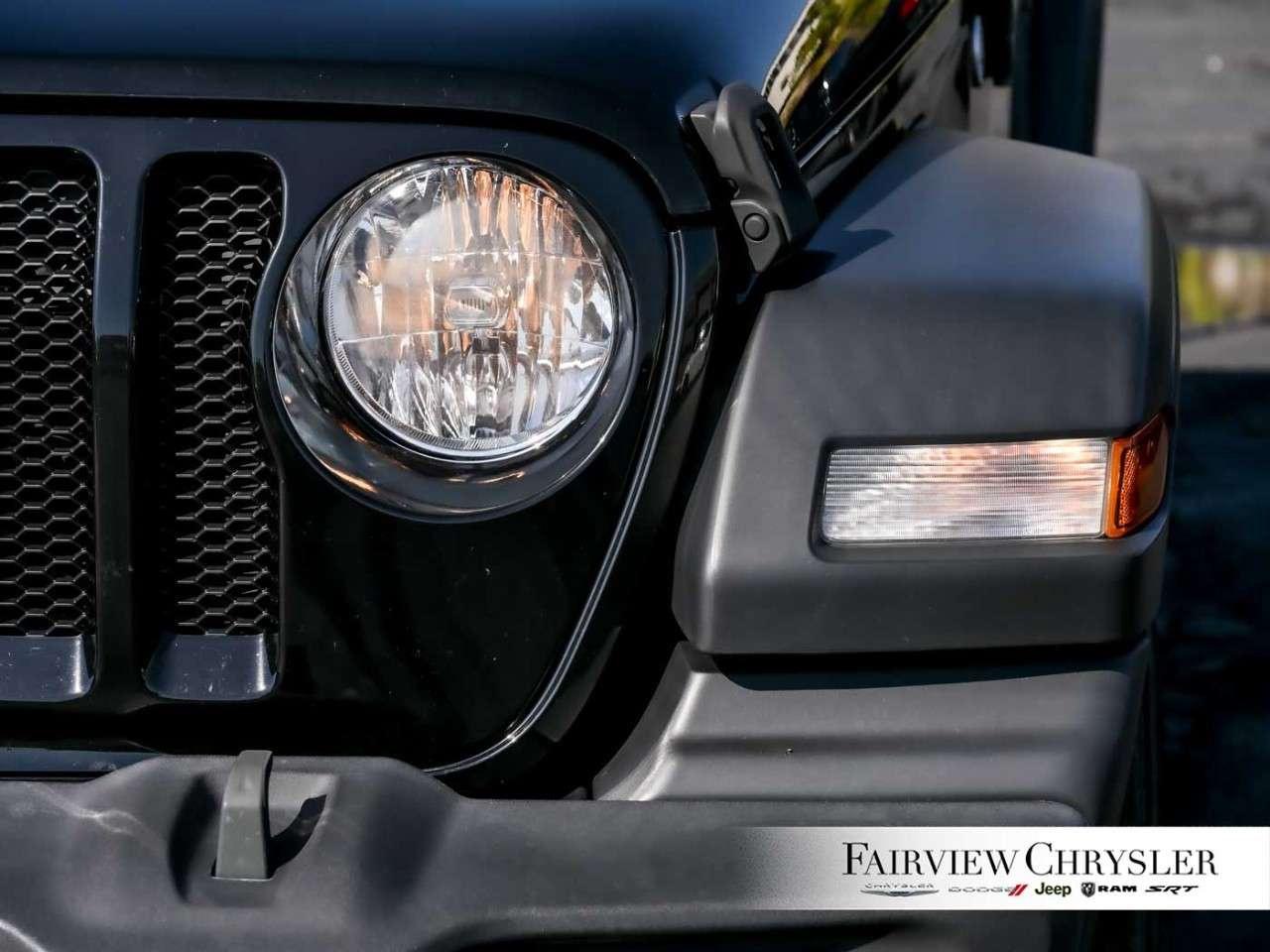2021 Jeep Wrangler Unlimited Sport S 4x4 HARD TOP   BLIND SPOT   REMOTE START   CARPLAY   NAVIGATION   ALPINE SOUND   DUAL CLIMATE Photo
