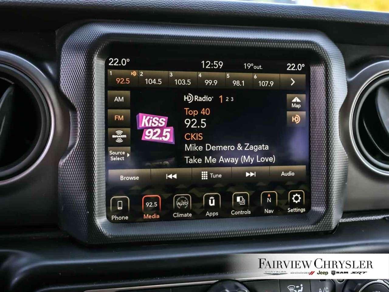 2021 Jeep Wrangler Unlimited Sport S 4x4 HARD TOP   BLIND SPOT   REMOTE START   CARPLAY   NAVIGATION   ALPINE SOUND   DUAL CLIMATE Photo