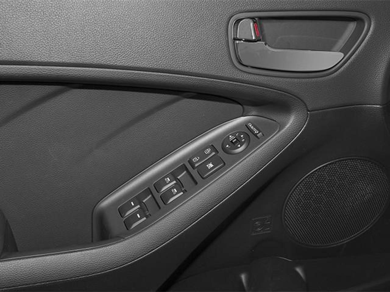 2014 Kia Forte 1.8L LX (A6) 4dr Sedan Photo
