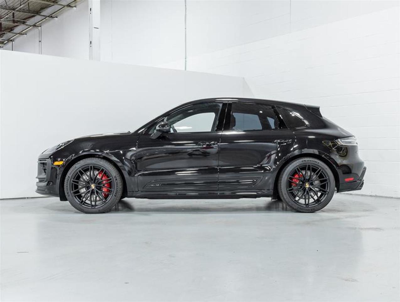 2026 Porsche Macan  Photo