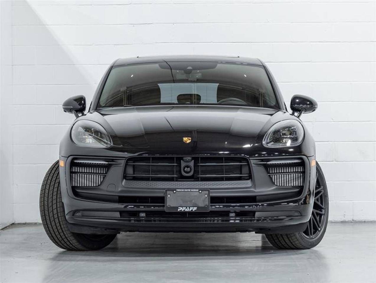 2026 Porsche Macan  Photo