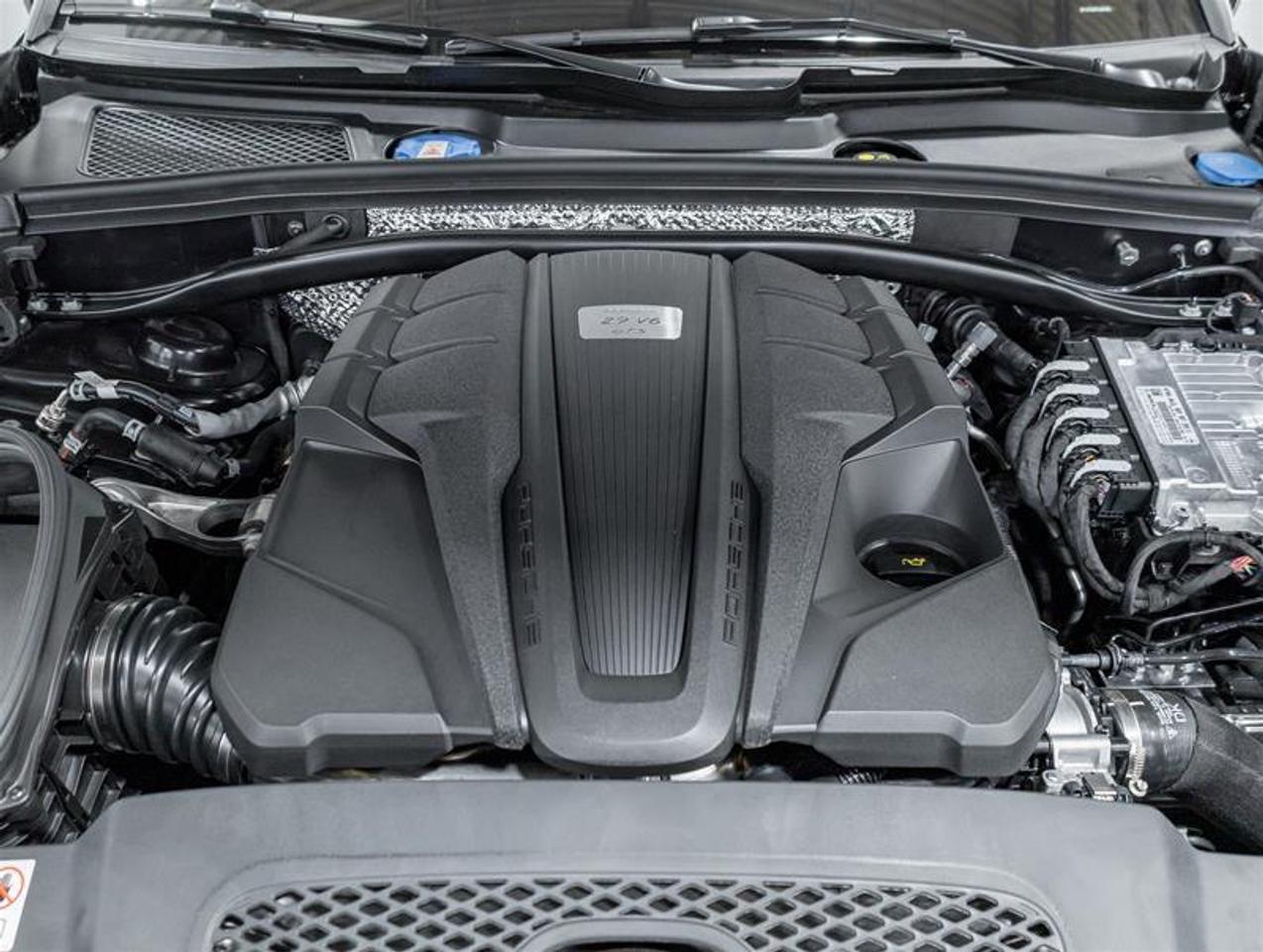 2026 Porsche Macan  Photo