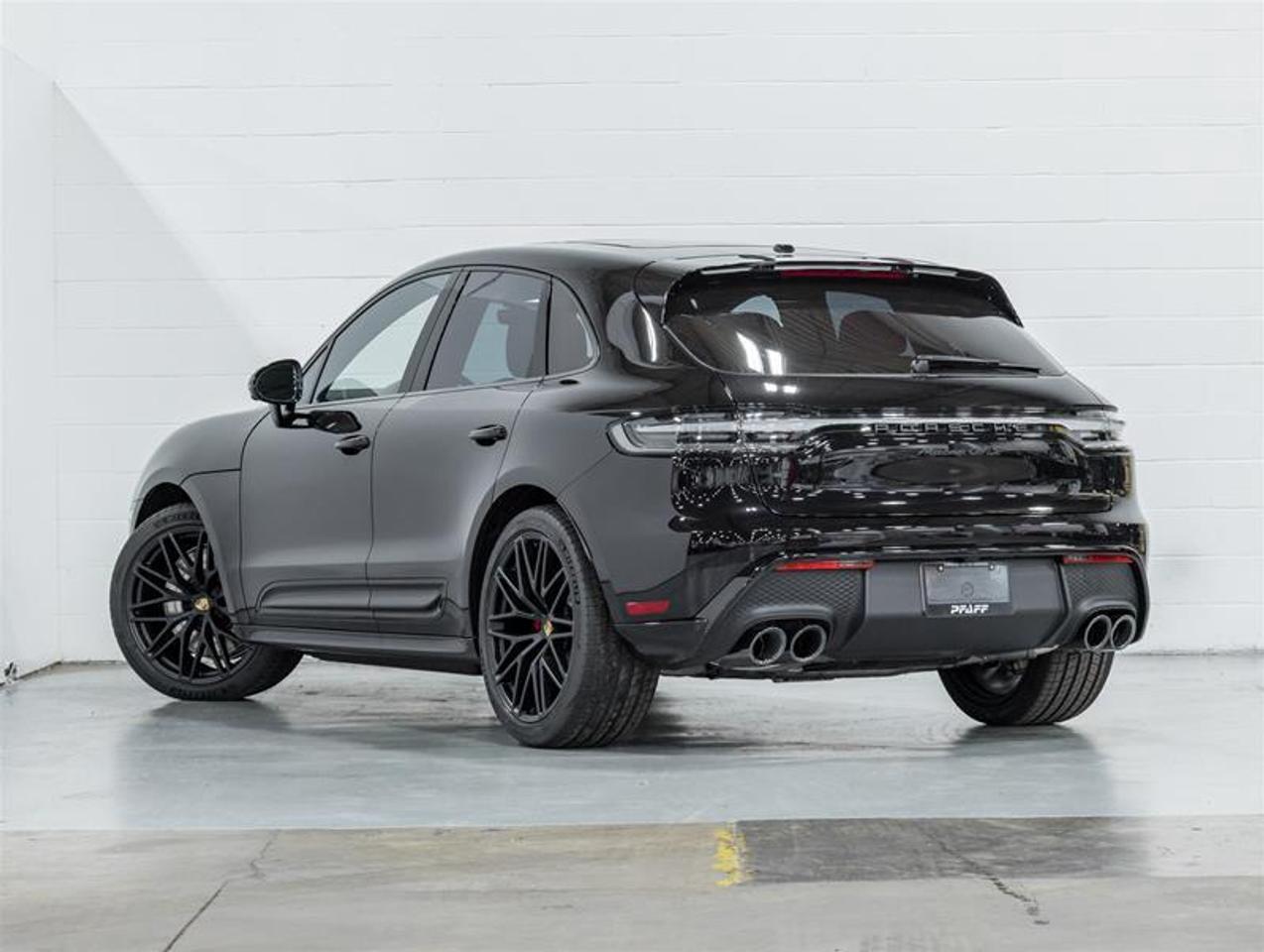 2026 Porsche Macan  Photo