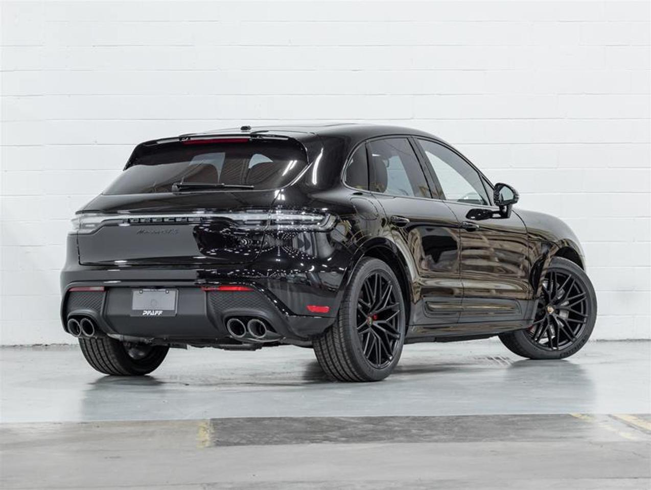 2026 Porsche Macan  Photo