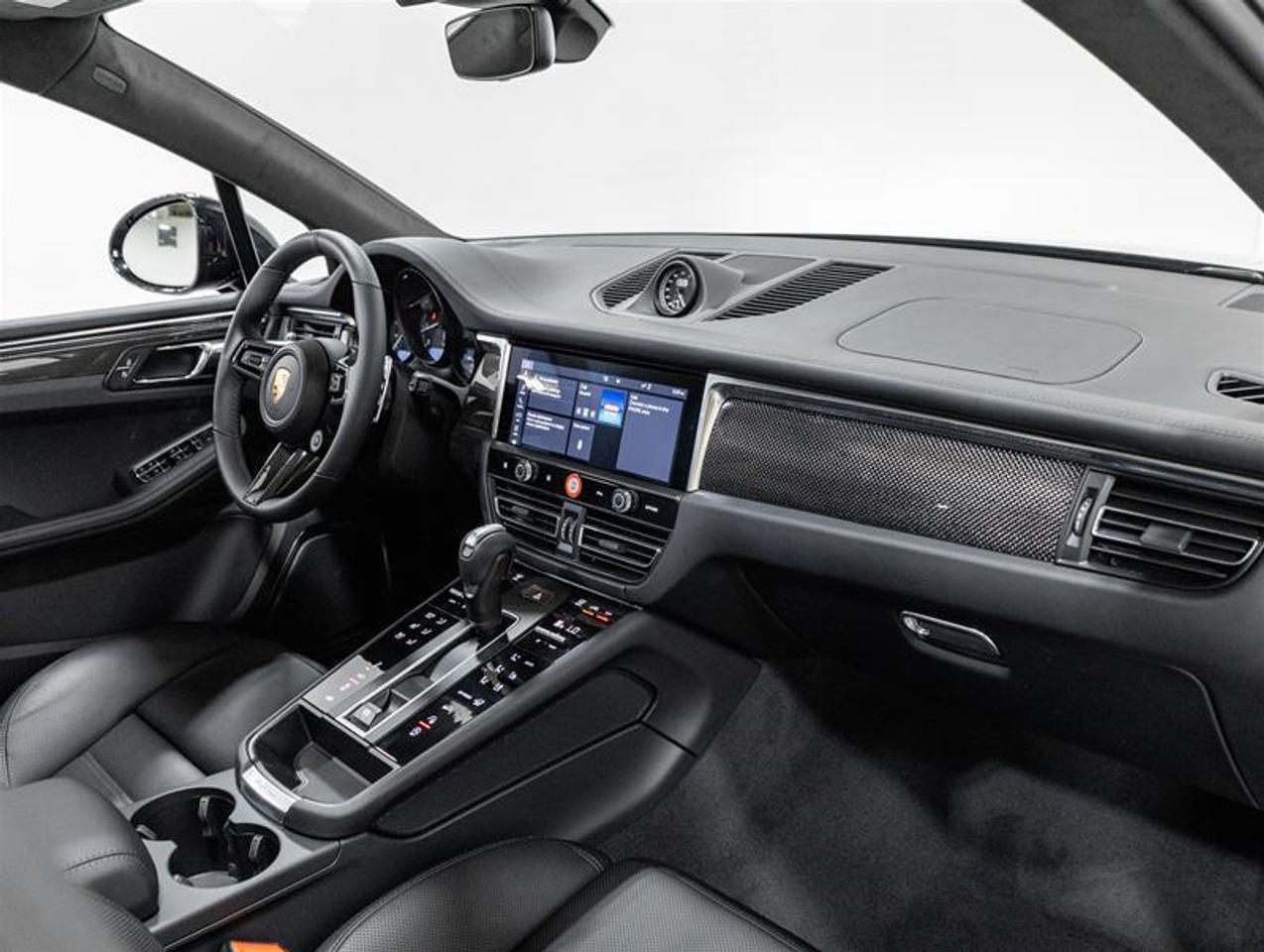 2026 Porsche Macan  Photo