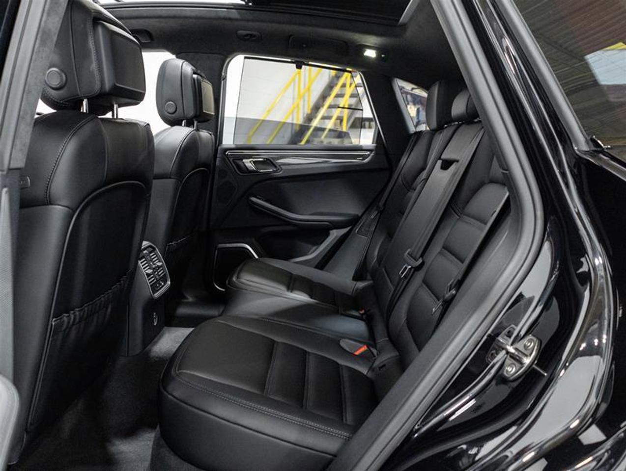 2026 Porsche Macan  Photo
