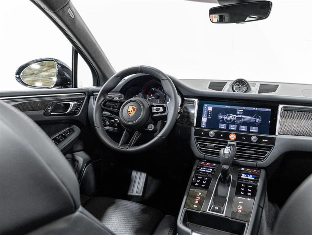 2026 Porsche Macan  Photo