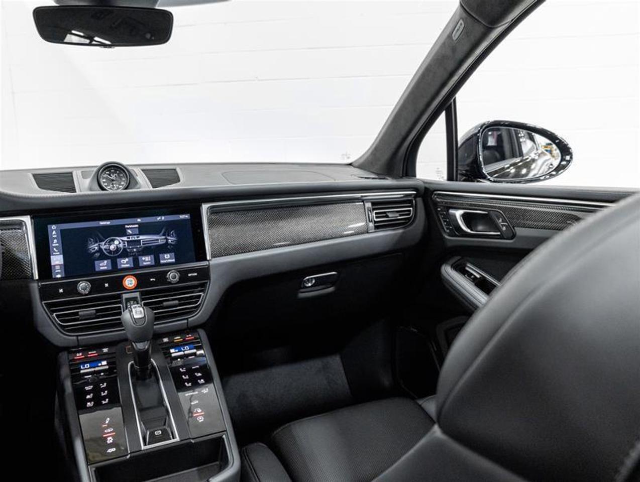 2026 Porsche Macan  Photo