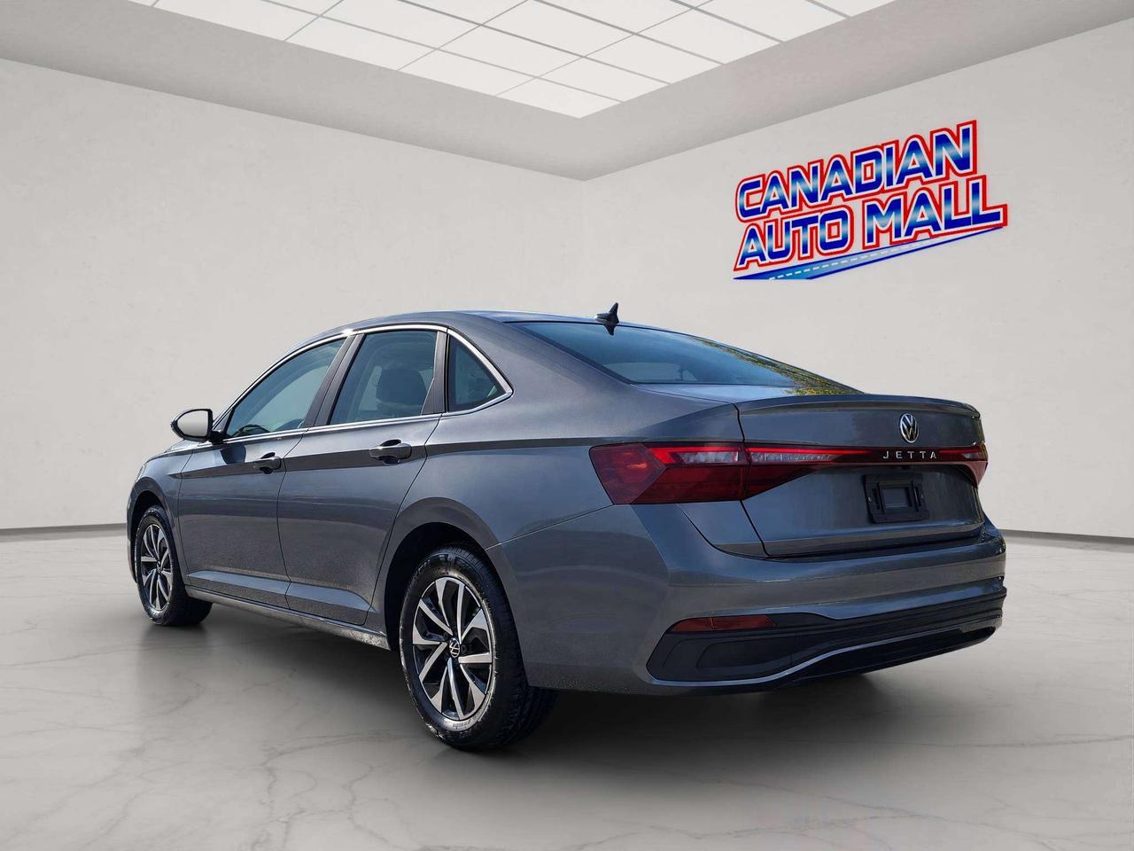 2025 Volkswagen Jetta TRENDLINE, HTD. SEATS, A/C, APPLE/ANDROID, 49K! Photo4