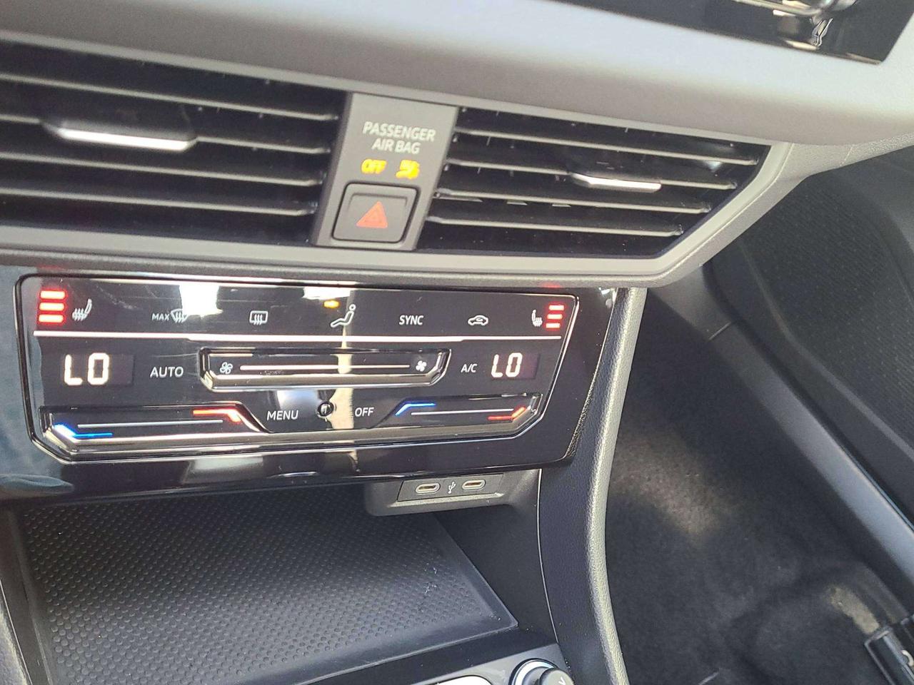 2025 Volkswagen Jetta TRENDLINE, HTD. SEATS, A/C, APPLE/ANDROID, 49K! Photo