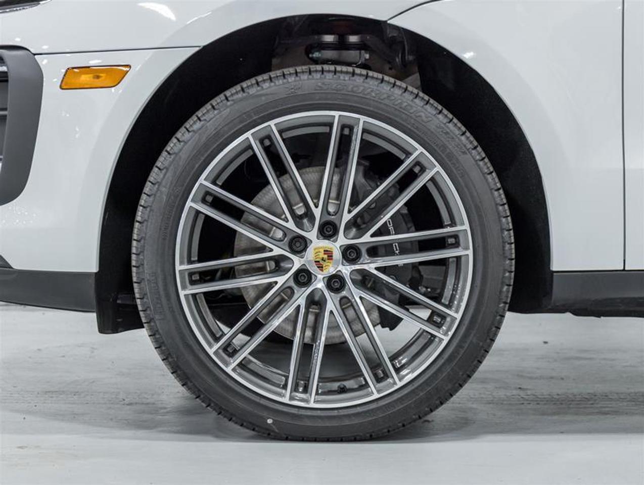 2026 Porsche Macan  Photo