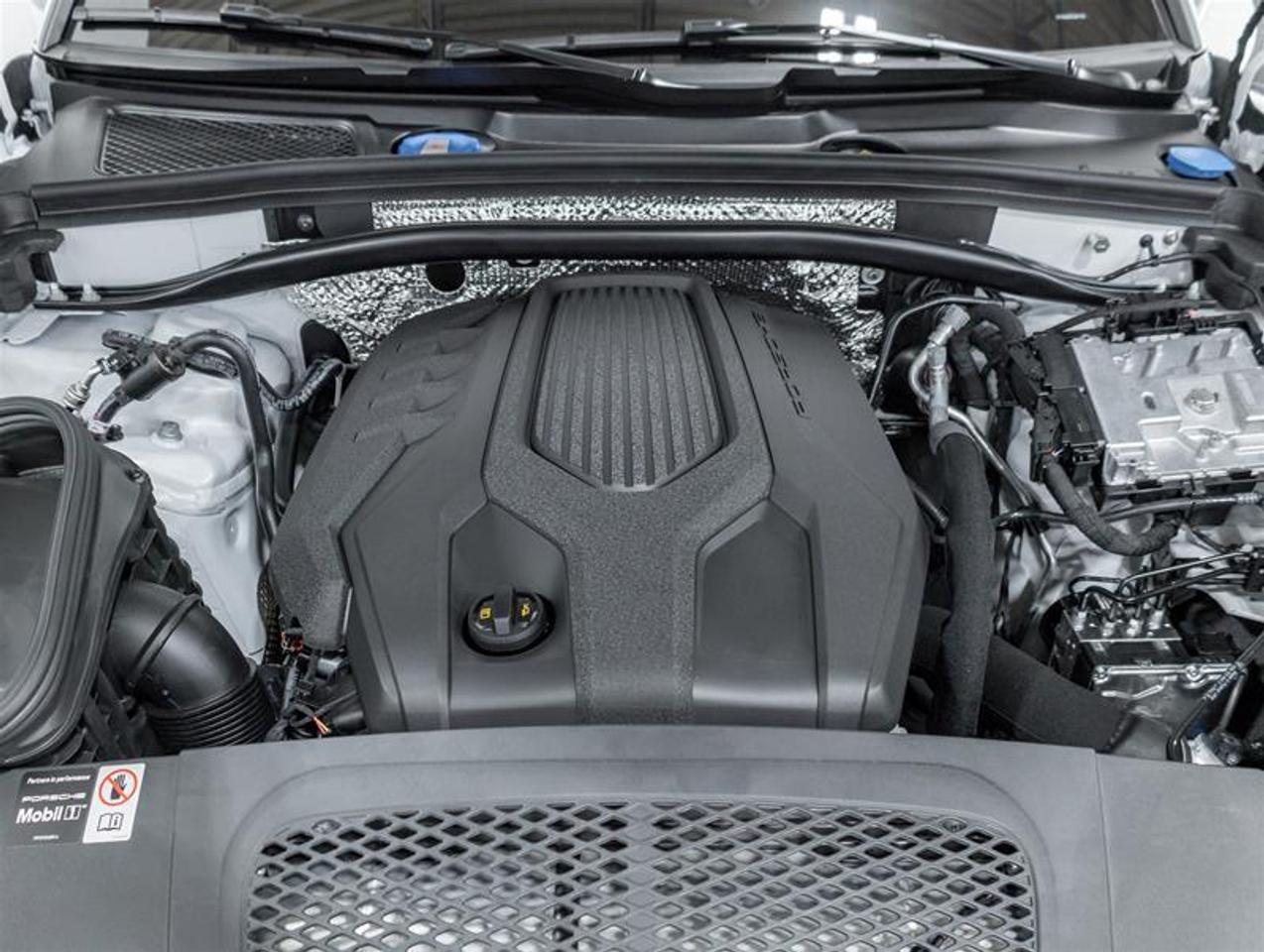 2026 Porsche Macan  Photo
