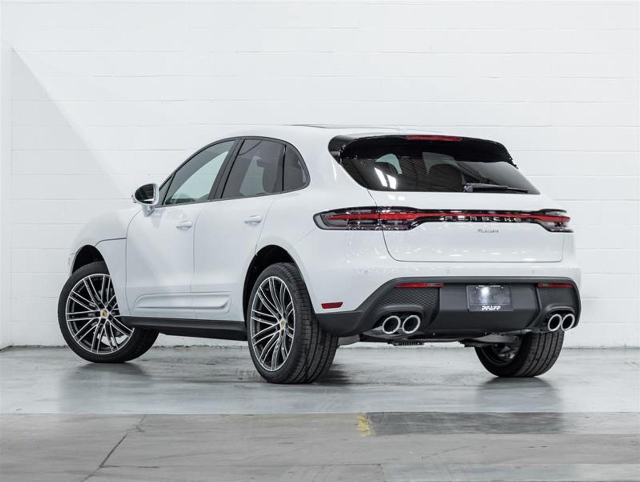 2026 Porsche Macan  Photo