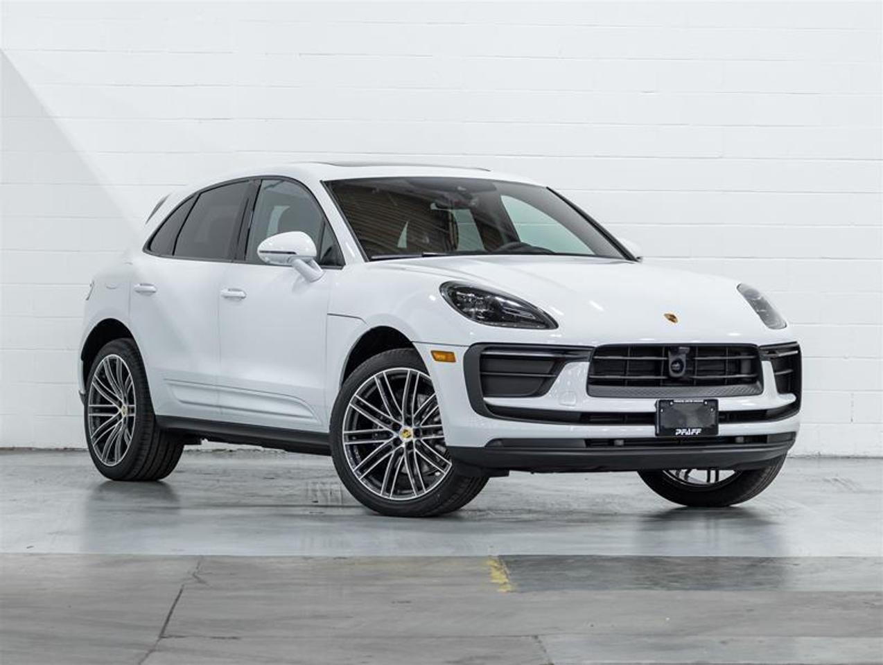 2026 Porsche Macan  Photo