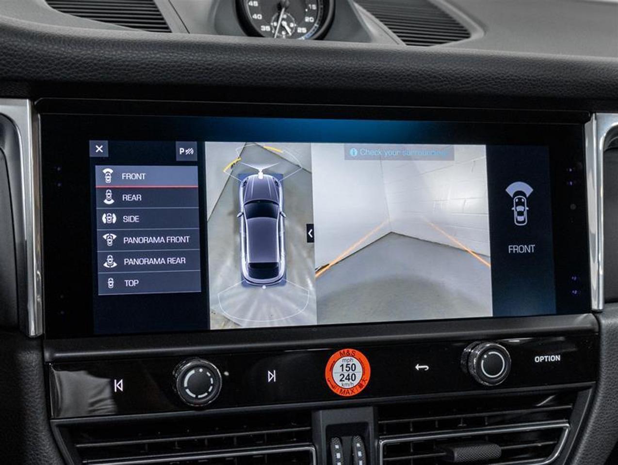 2026 Porsche Macan  Photo