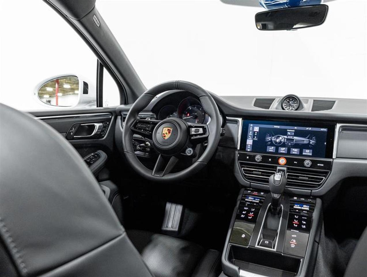 2026 Porsche Macan  Photo