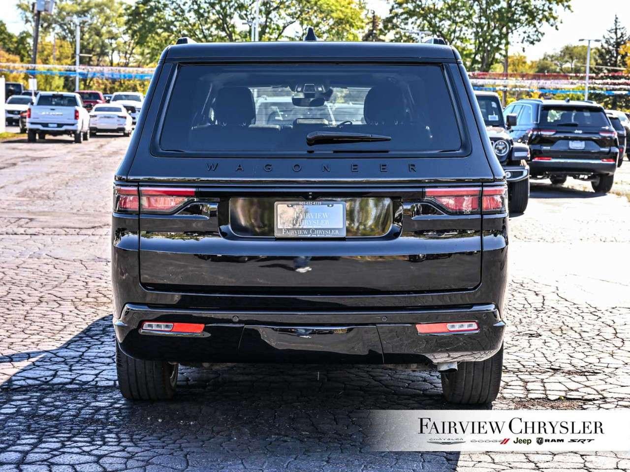 2024 Jeep Wagoneer Series II Carbide 4x4 PANO ROOF   LEATHER   CARBIDE   BLIND SPOT   8 PASSANGER   3.92 REAR AXLE   TOW PKG Photo