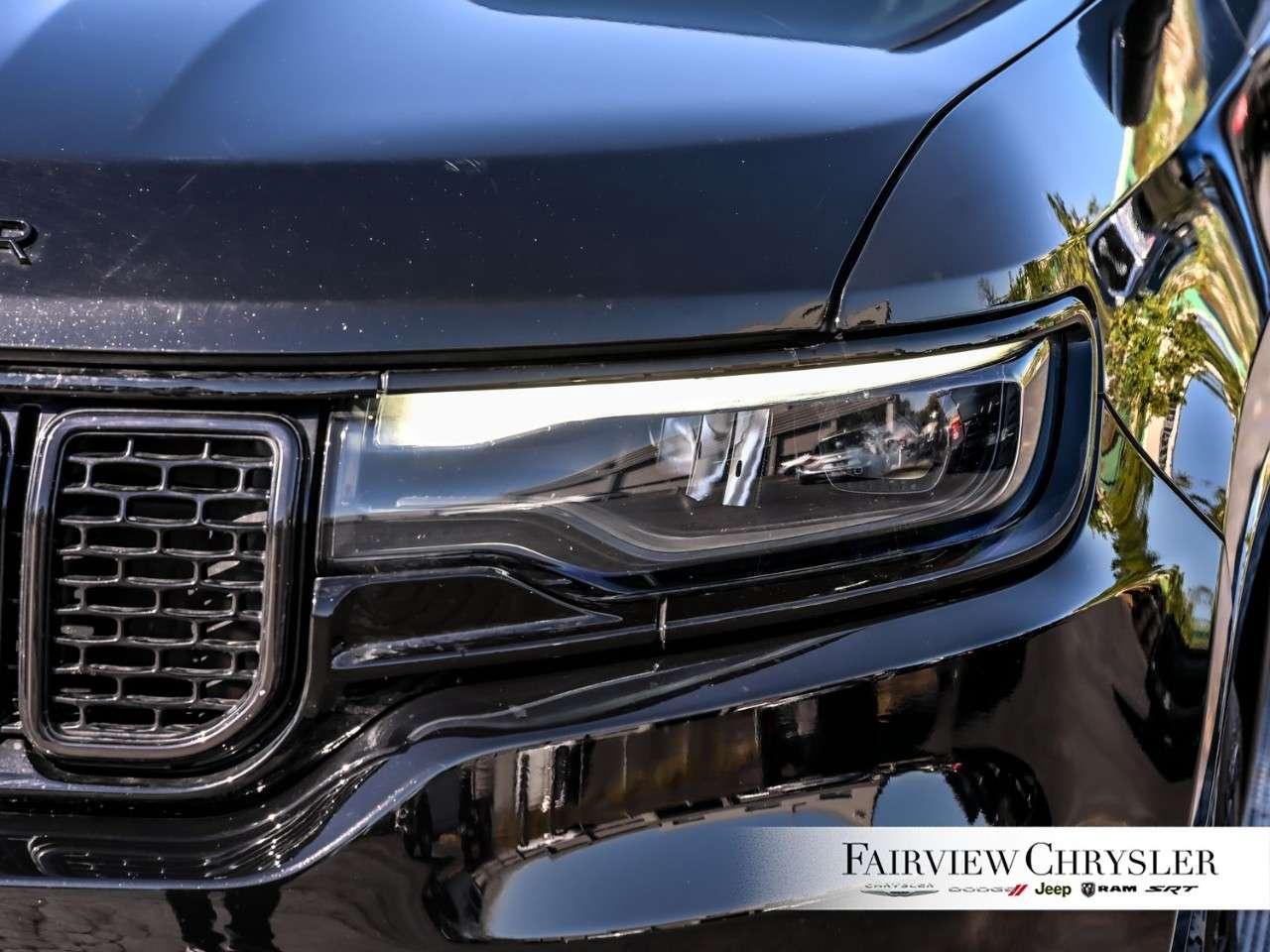 2024 Jeep Wagoneer Series II Carbide 4x4 PANO ROOF   LEATHER   CARBIDE   BLIND SPOT   8 PASSANGER   3.92 REAR AXLE   TOW PKG Photo