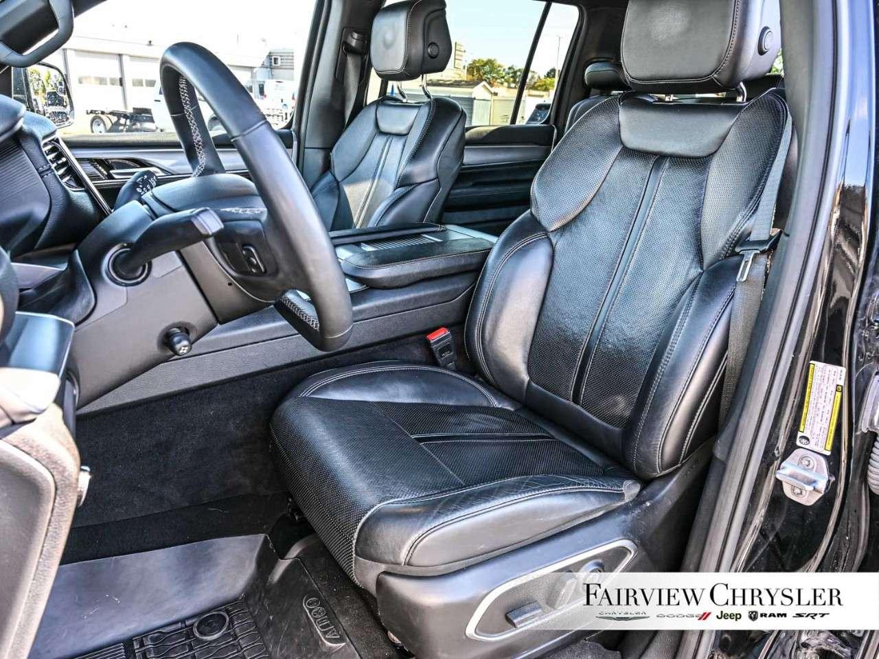 2024 Jeep Wagoneer Series II Carbide 4x4 PANO ROOF   LEATHER   CARBIDE   BLIND SPOT   8 PASSANGER   3.92 REAR AXLE   TOW PKG Photo
