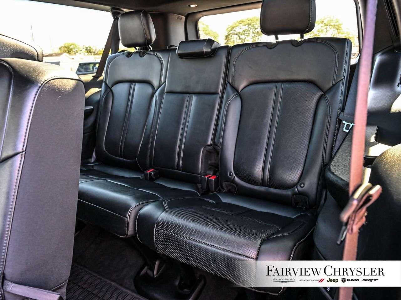 2024 Jeep Wagoneer Series II Carbide 4x4 PANO ROOF   LEATHER   CARBIDE   BLIND SPOT   8 PASSANGER   3.92 REAR AXLE   TOW PKG Photo