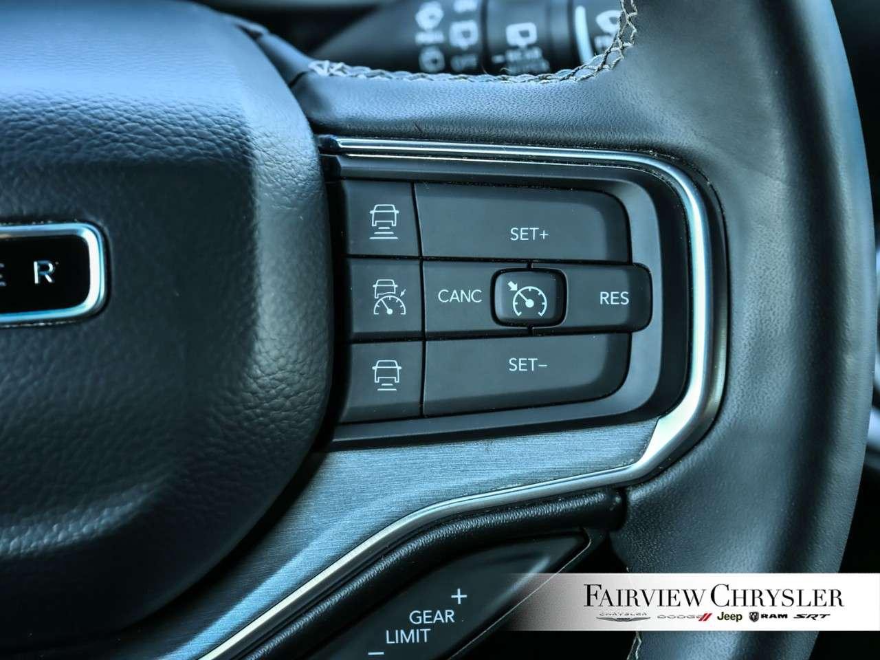2024 Jeep Wagoneer Series II Carbide 4x4 PANO ROOF   LEATHER   CARBIDE   BLIND SPOT   8 PASSANGER   3.92 REAR AXLE   TOW PKG Photo