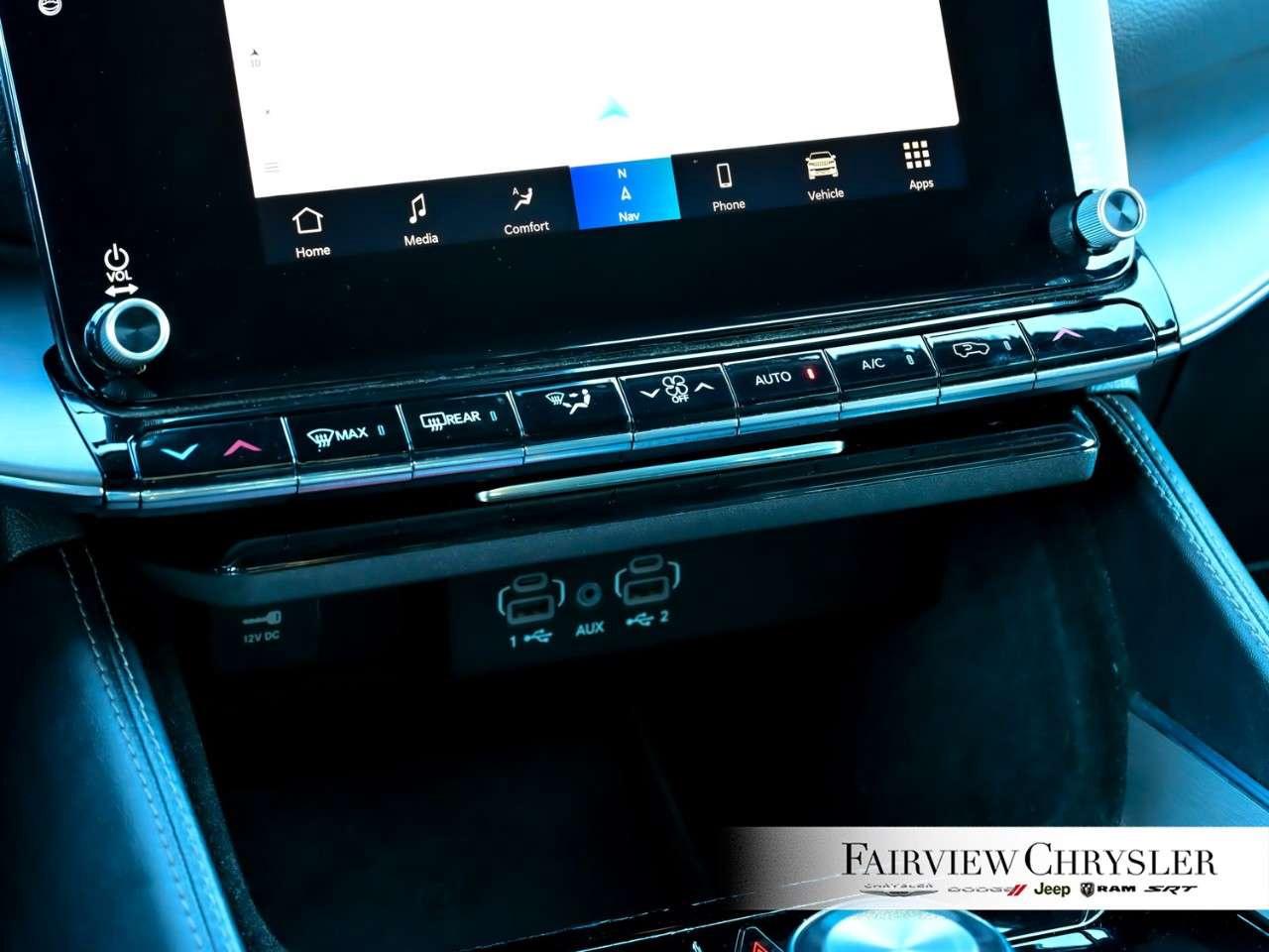 2024 Jeep Wagoneer Series II Carbide 4x4 PANO ROOF   LEATHER   CARBIDE   BLIND SPOT   8 PASSANGER   3.92 REAR AXLE   TOW PKG Photo