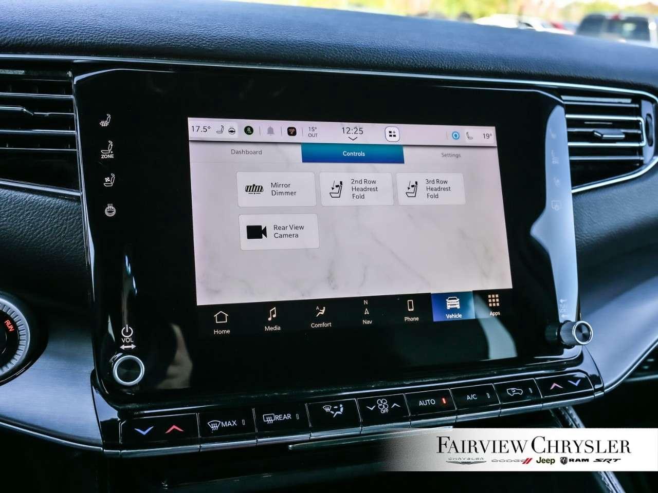 2024 Jeep Wagoneer Series II Carbide 4x4 PANO ROOF   LEATHER   CARBIDE   BLIND SPOT   8 PASSANGER   3.92 REAR AXLE   TOW PKG Photo