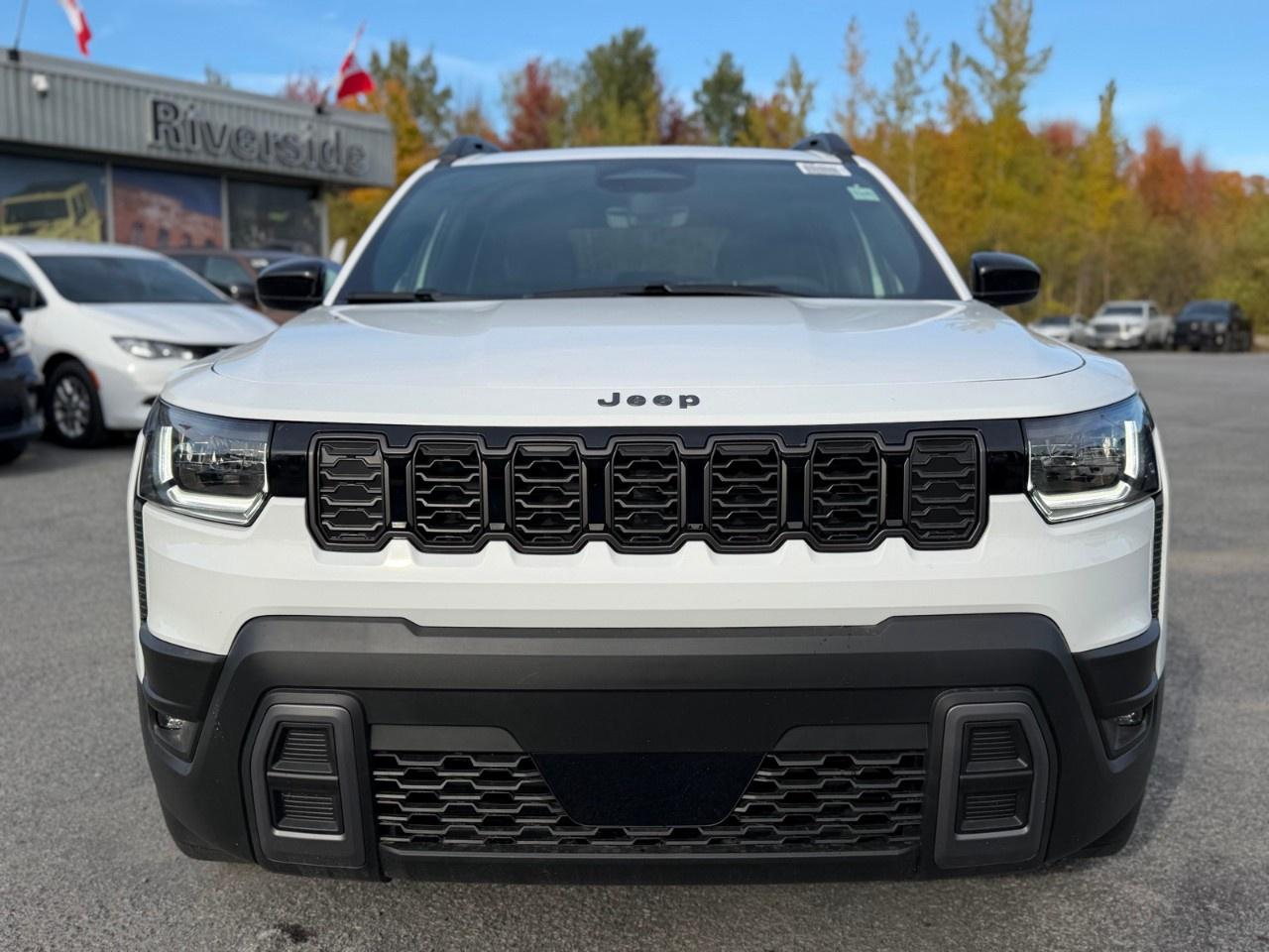 2026 Jeep Cherokee LAREDO 4x4 Photo