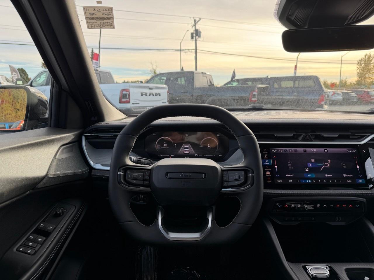 2026 Jeep Cherokee LAREDO 4x4 Photo