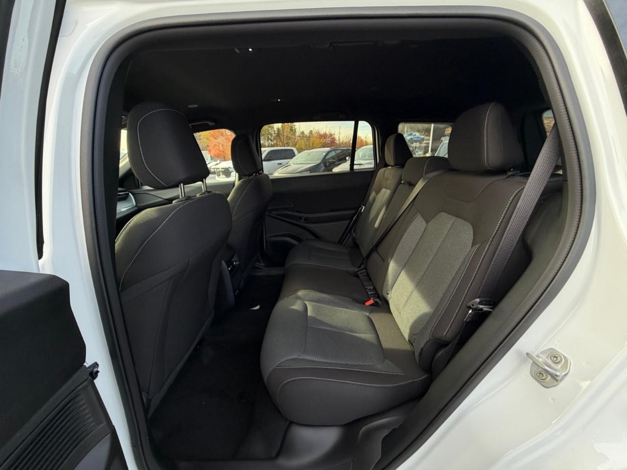 2026 Jeep Cherokee LAREDO 4x4 Photo