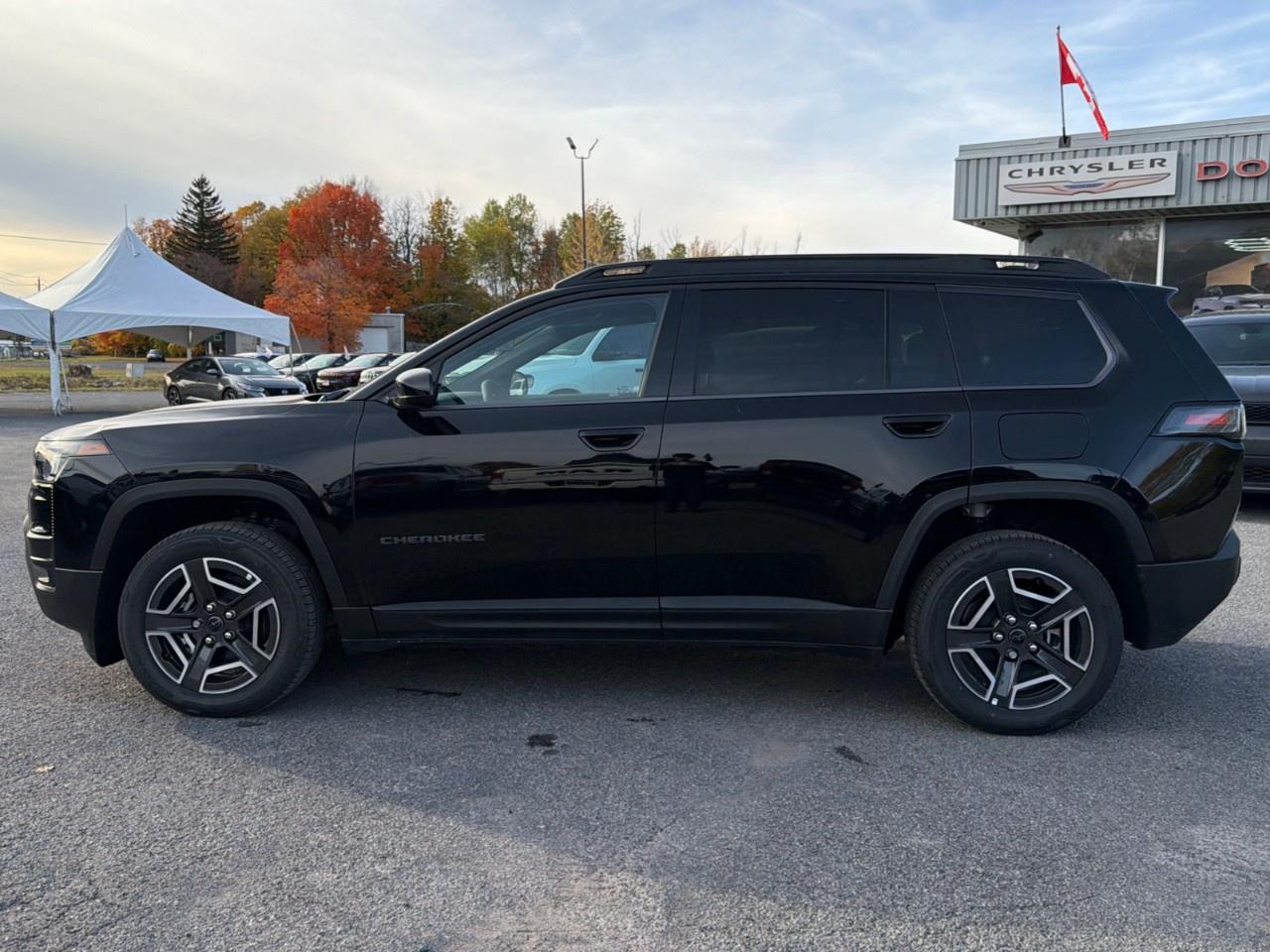 2026 Jeep Cherokee LAREDO 4x4 Photo