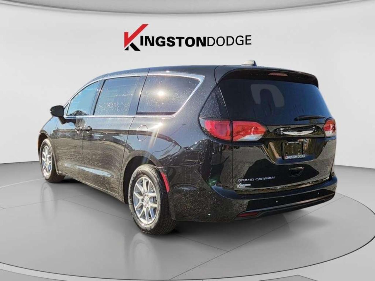 2026 Chrysler Grand Caravan SXT   Service Loaner   Qualifies for new vehicle finance rates! (OAC) Photo2