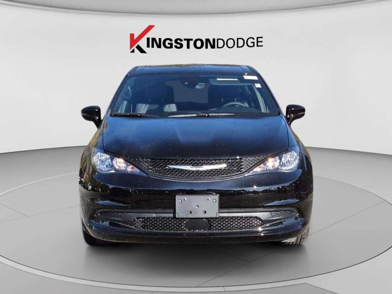 2026 Chrysler Grand Caravan SXT   Service Loaner   Qualifies for new vehicle finance rates! (OAC) Photo
