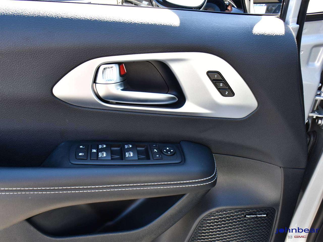 2026 Chrysler Pacifica Limited Photo