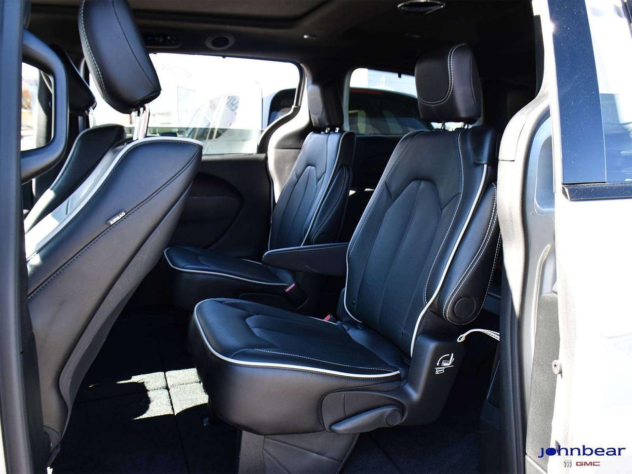 2026 Chrysler Pacifica Limited Photo
